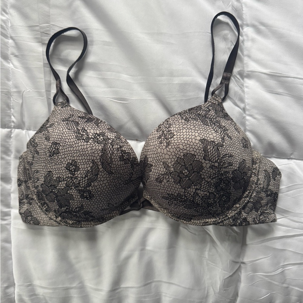 Victoria Secret Miraculous Plunge Bra